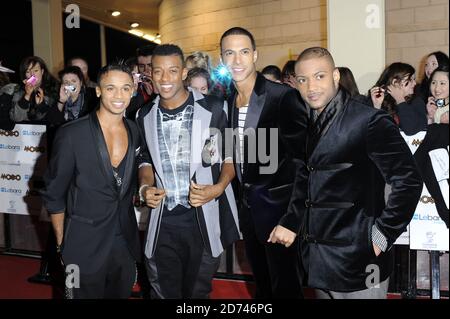 JLS kommen bei den MOBO Awards in der Echo Arena in Liverpool an. Bilddatum: 20. Oktober 2010. M Crossick/EMPICS Stockfoto