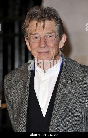 John Hurt kommt zum 54. BFI London Film Festival Auszeichnungen bei LSO St Luke's in East London Stockfoto