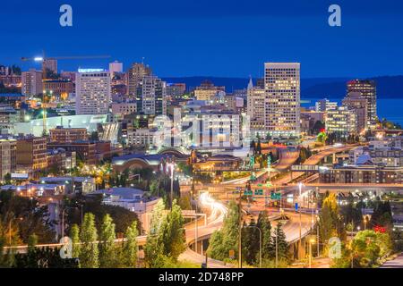 Tacoma, Washington, USA Skyline bei Nacht. Stockfoto