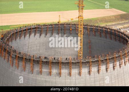 Baustelle des neuen Braunkohlekraftwerks Neurath bei Grevenbroich, Boa 2/3, Bau des zweiten Kühlturms, Nordrhein-Westp Stockfoto