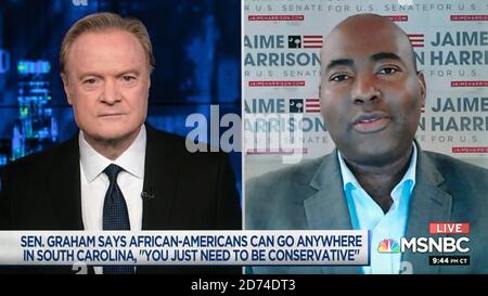 Columbia, South Carolina, USA. Oktober 2020. Screen Grab aus MSNBC's Show The Last Word, als Moderator LAWRENCE O'DONNELL JAIME HARRISON interviewt, den demokratischen Kandidaten für den US-Senat in South Carolina. Quelle: MSNBC/ZUMA Wire/Alamy Live News Stockfoto