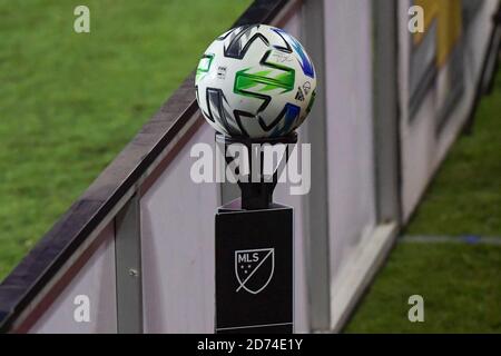 Carson, Usa. Oktober 2020. Detailansicht eines Adidas MLS Fußballballs während eines MLS Fußballspiels, Sonntag, 18. Oktober 2020, in Carson, Kalifornien. Die Los Angeles Galaxy besiegte Vancouver Whitecaps 1:0. (Foto von IOS/Espa-Images) Quelle: European Sports Photo Agency/Alamy Live News Stockfoto