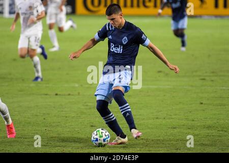 Carson, Usa. Oktober 2020. Vancouver Whitecaps Verteidiger Ranko Veselinovic (4) während eines MLS Fußballspiel gegen die LA Galaxy, Sonntag, 18. Oktober 2020, in Carson, Kalifornien. Die Los Angeles Galaxy besiegt Vancouver Whitecaps 1-0. (Foto von IOS/Espa-Images) Quelle: European Sports Photo Agency/Alamy Live News Stockfoto