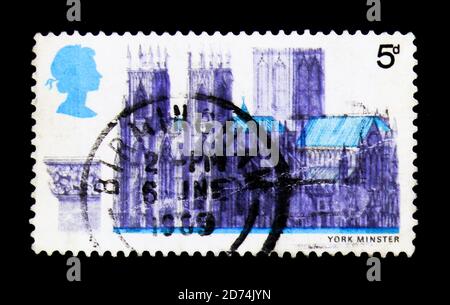 MOSKAU, RUSSLAND - 24. NOVEMBER 2017: Eine in Großbritannien gedruckte Briefmarke zeigt York Minster, Cathedrals Serie, um 1969 Stockfoto