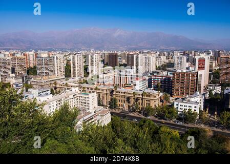 Blick auf die Innenstadt von Santiago vom Cerro Santa Lucia (Santa Lucia Park), Santiago, Provinz Santiago, Chile Stockfoto