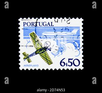 MOSKAU, RUSSLAND - 24. NOVEMBER 2017: Eine in Portugal gedruckte Briefmarke zeigt Eindecker und B.A.C. Ein Eleven Airliner, Development of Technology Serie, circa Stockfoto