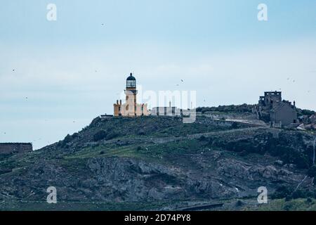 Der Leuchtturm Inchkeith wurde 1804 auf einer der größten und größten von den Franzosen 1549 erbautes fort Stockfoto