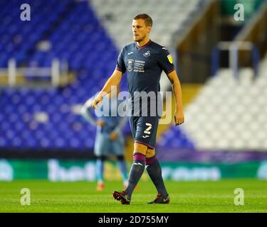 Birmingham, Großbritannien. Oktober 2020. Debütant Ryan Bennett von Swansea City (vor kurzem von Wolverhampton Wanderers unterzeichnet) bereitet sich auf den Auftakt in der Sky Bet Championship-Spiel zwischen Coventry City und Swansea City in St Andrews, Birmingham, England am 20. Oktober 2020. Foto von Nick Browning/Prime Media Images. Kredit: Prime Media Images/Alamy Live Nachrichten Stockfoto