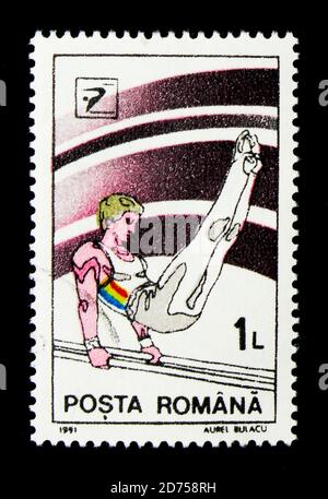 MOSKAU, RUSSLAND - 25. NOVEMBER 2017: Eine in Rumänien gedruckte Briefmarke zeigt parallele Balken, Gymnastik Serie, um 1991 Stockfoto