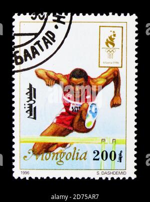 MOSKAU, RUSSLAND - 25. NOVEMBER 2017: Eine in der Mongolei gedruckte Briefmarke zeigt Steeplechase, Olympische Sommerspiele 1996, Atlantaserie, um 1996 Stockfoto