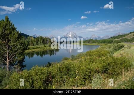 Tagsüber, Blick auf die Grand Tetons von Oxbow Bend und dem Snake River Stockfoto