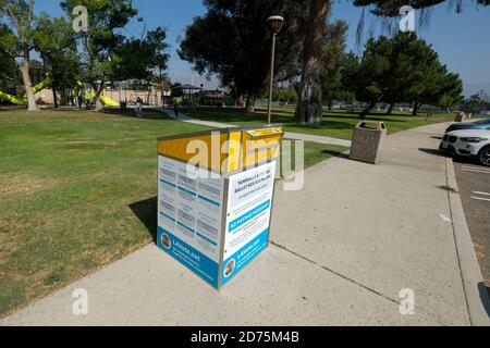 Burbank, Kalifornien. Juli 2020. Eine offizielle Wahlurne wird gesehen Dienstag, Oktober 20, 2020, in Burbank, Kalifornien. Kredit: Ringo Chiu/ZUMA Wire/Alamy Live News Stockfoto