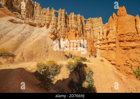 Bryce Canyon, Utah/USA - 13. Oktober 2020 die Fensterwand, Peekaboo Loop Trail. Wandern im Bryce Canyon National Park. Stockfoto