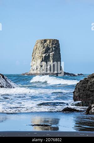 Ein Meer Stapel von 2nd Beach, Olympic Coast National Marine Sanctuary / National Park, Washington, USA. Stockfoto