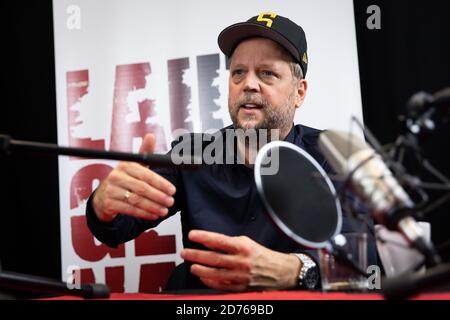 Hamburg, Deutschland. Oktober 2020. Smudo, Rapper und Musiker, spricht bei einer Presseveranstaltung vor der Aufnahme eines neuen Podcasts des Vereins "Laut gegen Nazis". Smudo war ein Gast auf dem neuen Podcast. Quelle: Christian Charisius/dpa/Alamy Live News Stockfoto