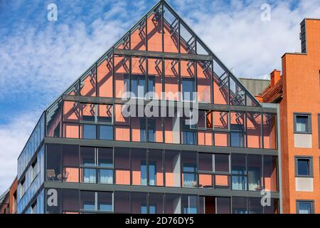 Danzig, Polen - 6. September 2020: Moderne Architektur der Kornspeicher-Insel in der Altstadt von Danzig. Polen Stockfoto