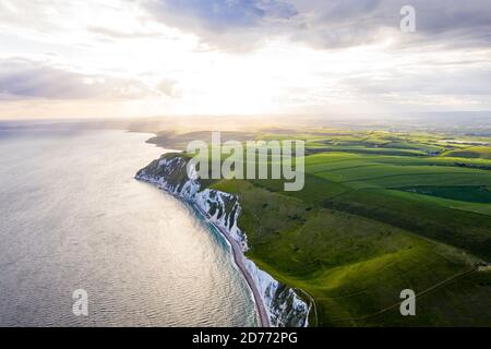 Luftaufnahme wtih Beautiful, UK England Europa Dorset Durdle Door Beach weiße Klippe Sonnenuntergang Stockfoto