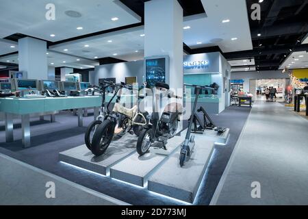 Selfridges London, UK, 25. November 2019: Kaufhaus von Technology Home & Tech Selfridges im Herzen der Oxford Street Stockfoto