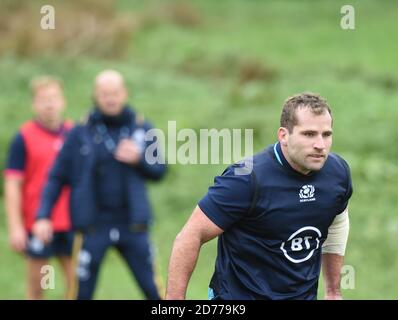 Oriam Sports Centre Riccarton, Edinburgh. Schottland, Vereinigtes Königreich. 16. Oktober 20 die Schottland Rugby Squad Trainingseinheit für die internationalen Herbstspiele. . Stockfoto