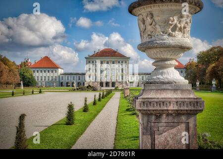 DE - BAVARIA: Königliches Schloss Nymphenburg und Park in München Stockfoto