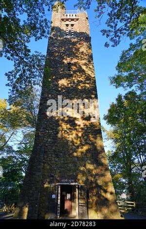 NEW HOPE, PA –17 Okt 2020- Blick auf den historischen Bowman’s Hill Tower im Washington Crossing State Park in Bucks County, Pennsylvania, USA. Stockfoto