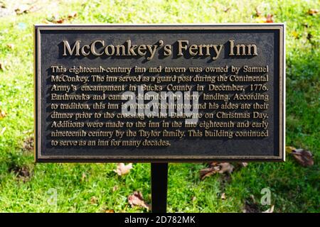 WASHINGTON CROSSING, PA –17 Okt 2020- Blick auf das Wahrzeichen McConkey's Ferry Inn in Washington Crossing Historic Park, Bucks County, Pennsylvania, Unit Stockfoto