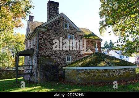 WASHINGTON CROSSING, PA –17 Okt 2020- Blick auf das Wahrzeichen McConkey's Ferry Inn in Washington Crossing Historic Park, Bucks County, Pennsylvania, Unit Stockfoto