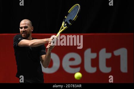 Köln, Deutschland. Oktober 2020. Tennis: ATP Tour - Kölner Meisterschaften (ATP), Einzel, Männer, 1. Runde, M. Kecmanovic (Serbien) - Mannarino (Frankreich). Adrian Mannarino spielt den Ball. Quelle: Jonas Güttler/dpa/Alamy Live News Stockfoto