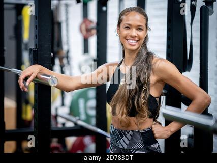 Berlin, Deutschland. Oktober 2020. Alexandra Wester, Sportlerin im Weitsprung, steht in einem Berliner Fitnessstudio. Quelle: Kay Nietfeld/dpa/Alamy Live News Stockfoto