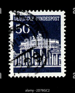 MOSKAU, RUSSLAND - 21. OKTOBER 2017: Eine in der Bundesrepublik Deutschland gedruckte Briefmarke zeigt Brandenburger Tor, Berlin, Serie, um 1966 Stockfoto