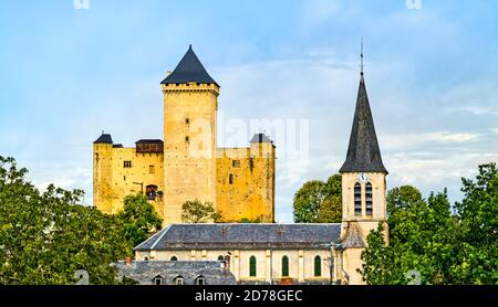 Schloss und Kirche in Mauvezin, Frankreich Stockfoto