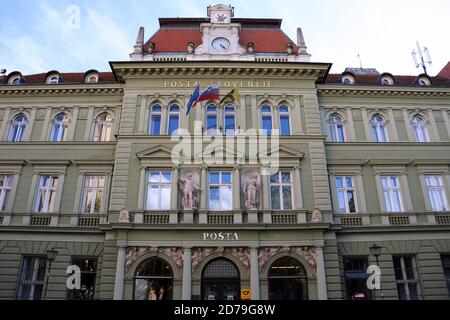 Jugendstilfassade der Maribor Post in Slowenien Stockfoto