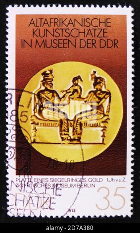 MOSKAU, RUSSLAND - 2. APRIL 2017: Eine Briefmarke aus der DDR zeigt einen Siegelring, die Serie 'Old African Art Treasures', um 1978 Stockfoto