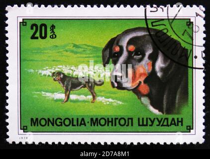 MOSKAU, RUSSLAND - 2. APRIL 2017: Eine Briefmarke in der Mongolei zeigt Schäferhund Rasse, um 1978 Stockfoto