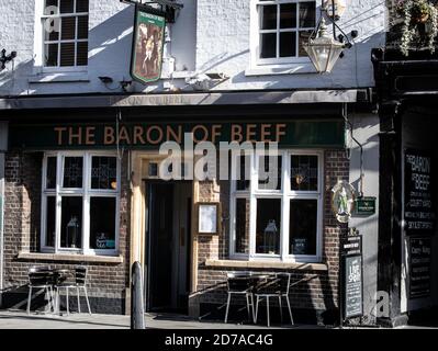 Traditioneller britischer Pub Baron of Beef Cambridge Stockfoto