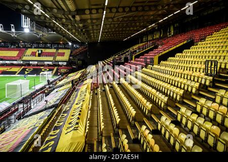 Vicarage Road, Watford, Hertfordshire, Großbritannien. Oktober 2020. English Football League Championship Football, Watford gegen Blackburn Rovers; EINE allgemeine Ansicht des Vicarage Road Stadium vor dem Anpfiff. Kredit: Aktion Plus Sport/Alamy Live Nachrichten Stockfoto