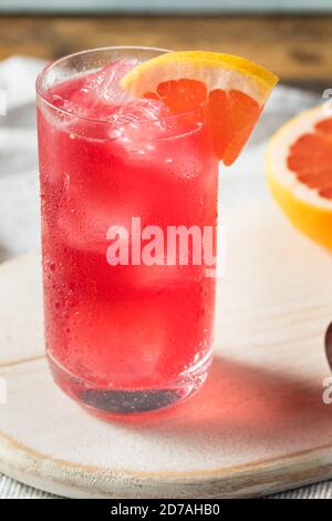 Erfrischender Sea Breeze Cocktail mit Grapefruit und Vodka Stockfoto