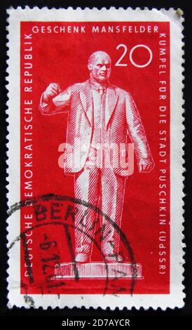 MOSKAU, RUSSLAND - 2. APRIL 2017: Eine Briefmarke, gedruckt in Deutschland (DDR), um 1961 Stockfoto