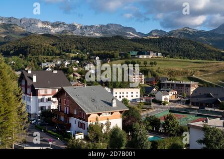 Panorama des Dorfes Villard de Lans in der Alpen in Frankreich Stockfoto