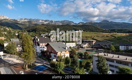 Panorama des Dorfes Villard de Lans in der Alpen in Frankreich Stockfoto