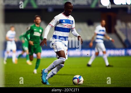 London, Großbritannien. Oktober 2020. Albert Adomah von Queens Park Rangers in Aktion während des Spiels der EFL Skybet Championship, Queens Park Rangers gegen Preston NE im Kiyan Prince Foundation Stadium, Loftus Road in London am Mittwoch, 21. Oktober 2020. Dieses Bild darf nur für redaktionelle Zwecke verwendet werden. Nur redaktionelle Verwendung, Lizenz für kommerzielle Nutzung erforderlich. Keine Verwendung in Wetten, Spiele oder ein einzelner Club / Liga / Spieler Publikationen. PIC von Tom Smeeth / Andrew Orchard Sport Fotografie / Alamy Live News Kredit: Andrew Orchard Sport Fotografie / Alamy Live News Stockfoto