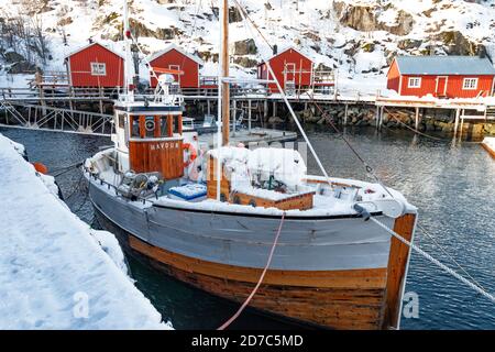 Archipel, Nusfjord. Norwegens ältestes und am besten erhaltenes Fischerdorf auf den Lofoten-Inseln, Norwegen Stockfoto