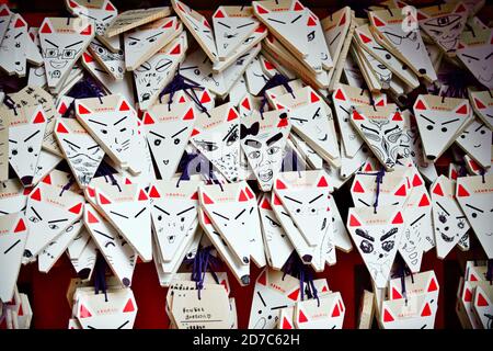 Kyoto / Japan - 2016 Nov 27 : die Tafel der Wünsche wird ein Fuchs sein. Dieses hölzerne Schild Lassen Sie uns das Gesicht zeichnen, wie wir mögen. Dann schreibe ein Gebet und hänge es auf Stockfoto