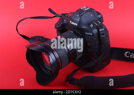 Canons Flaggschiff 1DX Mark II mit 24-70mm-Objektiv Stockfoto