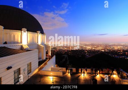 Griffith Park Observatory und Los Angeles City bei Nacht Stockfoto