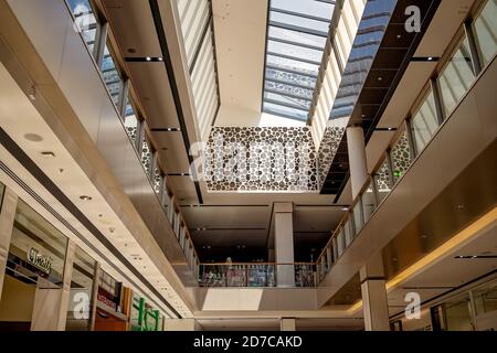 Brisbane, Queensland, Australien - 28. September 2019: Dekorierte Decke im Carindale Shopping Centre Stockfoto