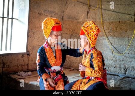 AI Quoc Kommune, Bezirk Loc Binh, lang Son - 22. September 2020: Live-Szene von Dao Lu Gang ethnischen Minderheiten in Ai Quoc Kommune, Loc Binh Distr Stockfoto