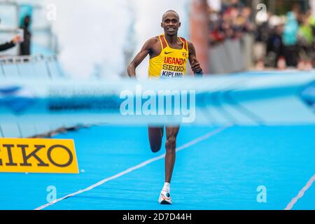 Jacob Kiplimo aus Uganda in Aktion während 2020 IAAF World Halbmarathon-Meisterschaften in Gdynia Stockfoto