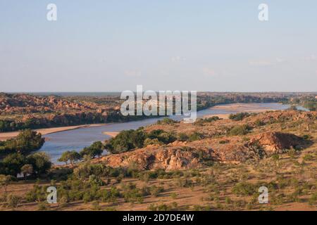 Landschaft Blick auf den Limpopo River im Mapungubwe National Park Südafrika Stockfoto