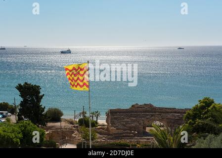 TARRAGONA, SPANIEN - 20. Okt 2020: Tarragona, Spanien : 2020. September 27: Sonniger Tag in Tarragona Amphitheater in Spanien - EIN UNESCO-Weltkulturerbe in Stockfoto